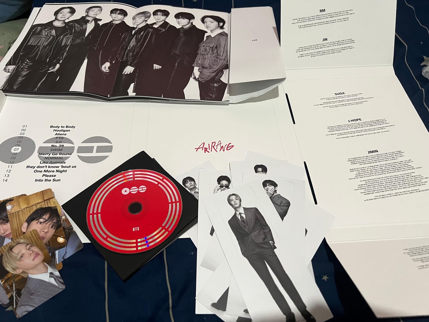 Customer photo review of BTS - ARIRANG 5TH ALBUM LIVING LEGEND VER