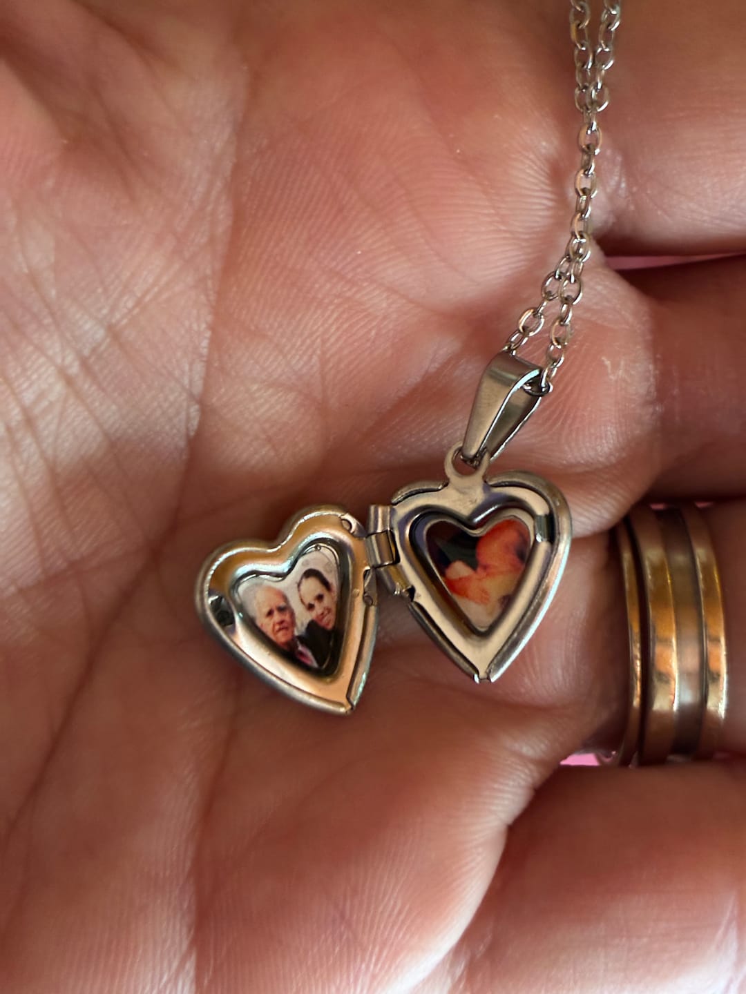 Customer photo review of Collar Mini Heart Personalizado Foto a Color