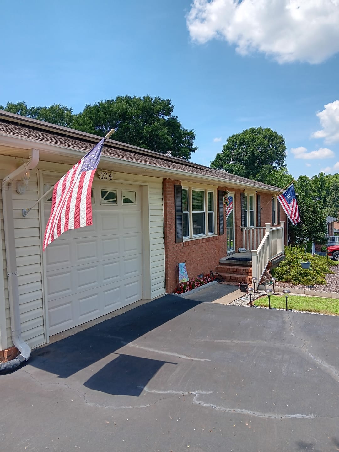 Customer photo review of 3' x 5' Bennington Flag Set