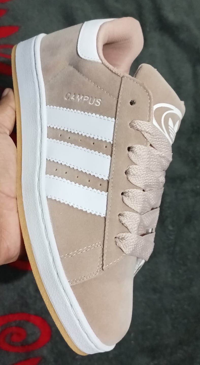 Customer photo review of Tenis 2000s Beige Blanco