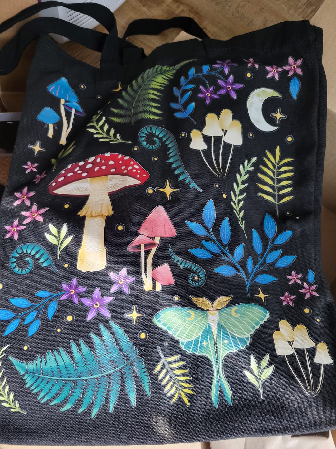 Customer photo review of Dark Forest Stoffbeutel – Wald-Print Tasche für Alltag und Bücher