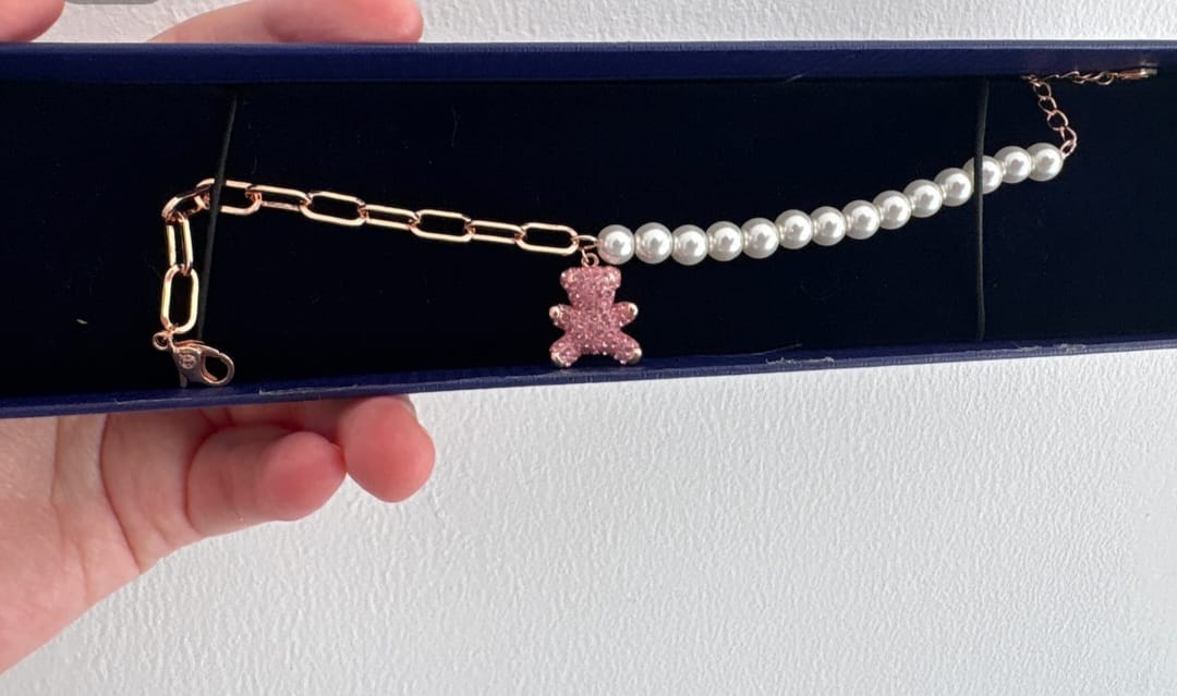 Customer photo review of ANILLO PANDORA PRINCESA DISNEY BELLA Y LA BESTIA ROSA ENCANTADA ORO 14K