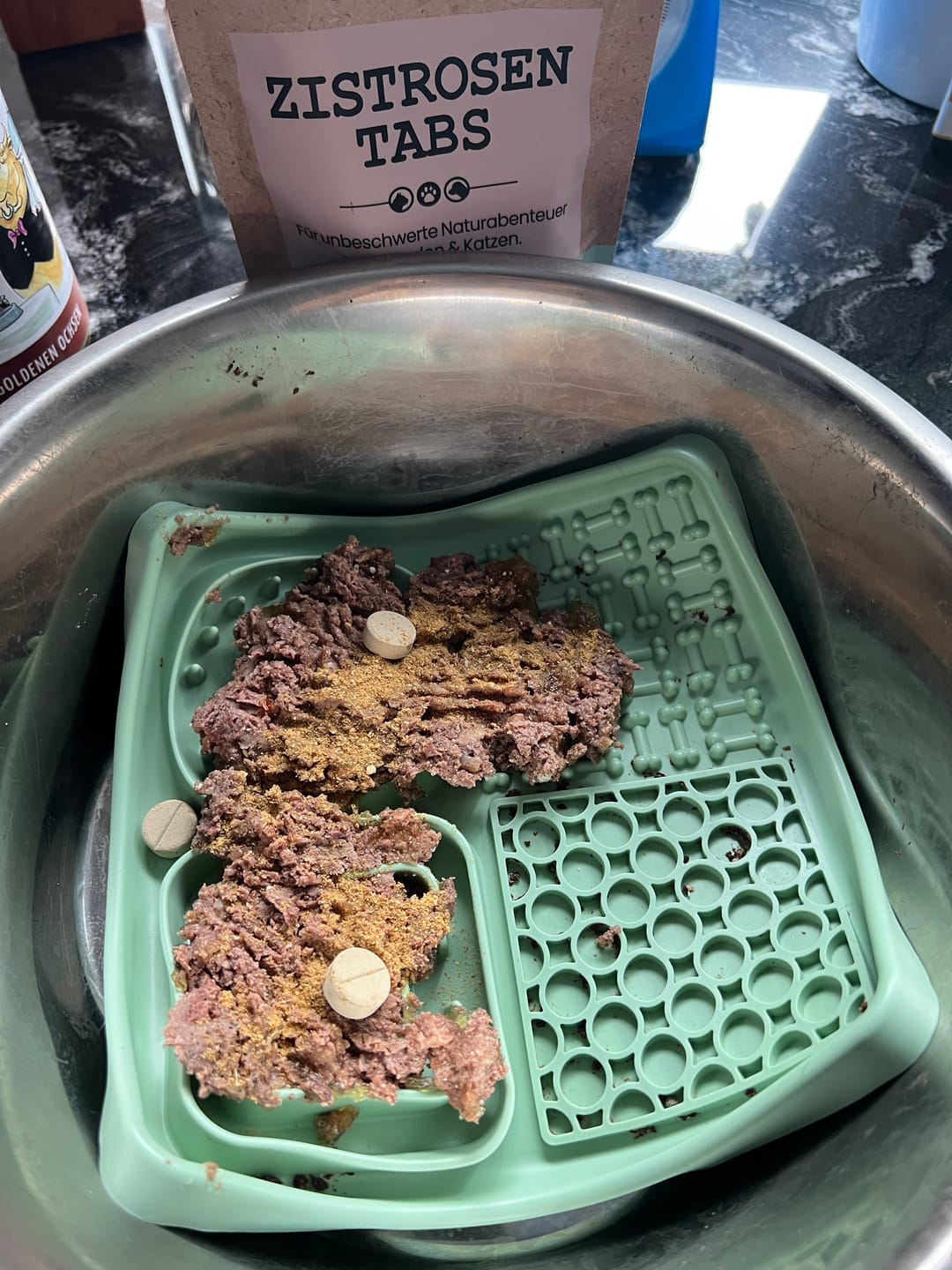 Customer photo review of Zistrosen Tabs - 100% natürliches Zistrosen-Leckerli für Wald- & Wiesenspaziergänge