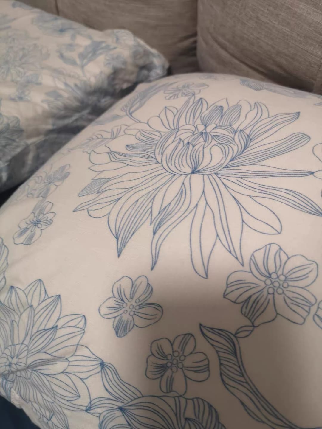 Customer photo review of French Foliage Style Quilt Cover Set