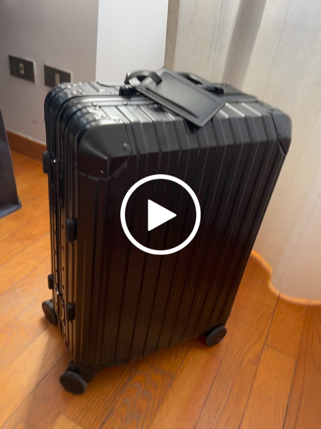 Customer video review of TREVA Aluminum Suitcase Black