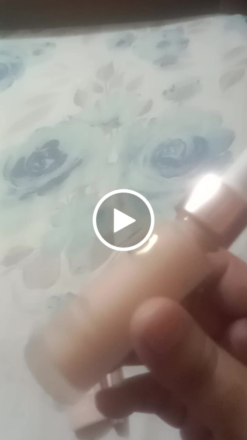 Customer video review of O.TWO.O LIQUID DROP FOUNDATION