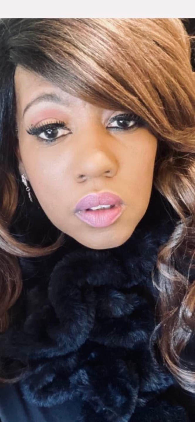 Customer photo review of Zury Sis Diva Pre-Tweezed Part Hand-Tied Lace Part Wig - DIVA-H SISTA