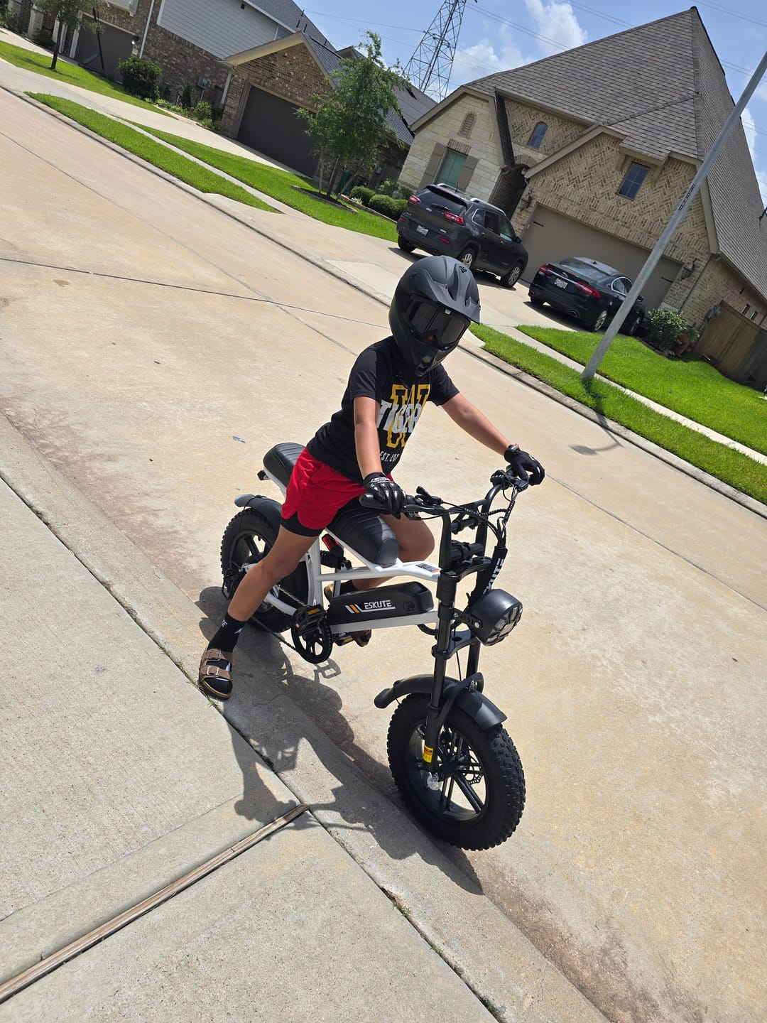 Customer photo review of Eskute® V100 16*4.0" Electric Bike for Kids&Teens