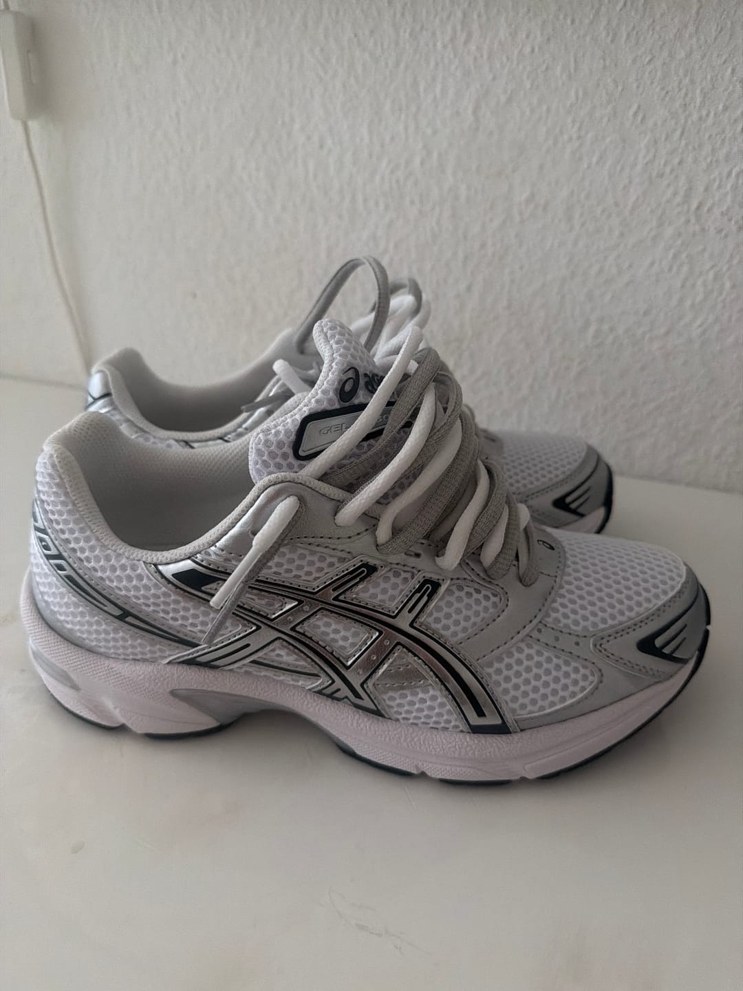 Customer photo review of GEL-1130 Pure Silver - Double Laces