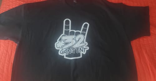 Customer photo review of 32 GANG BUDGET TEE