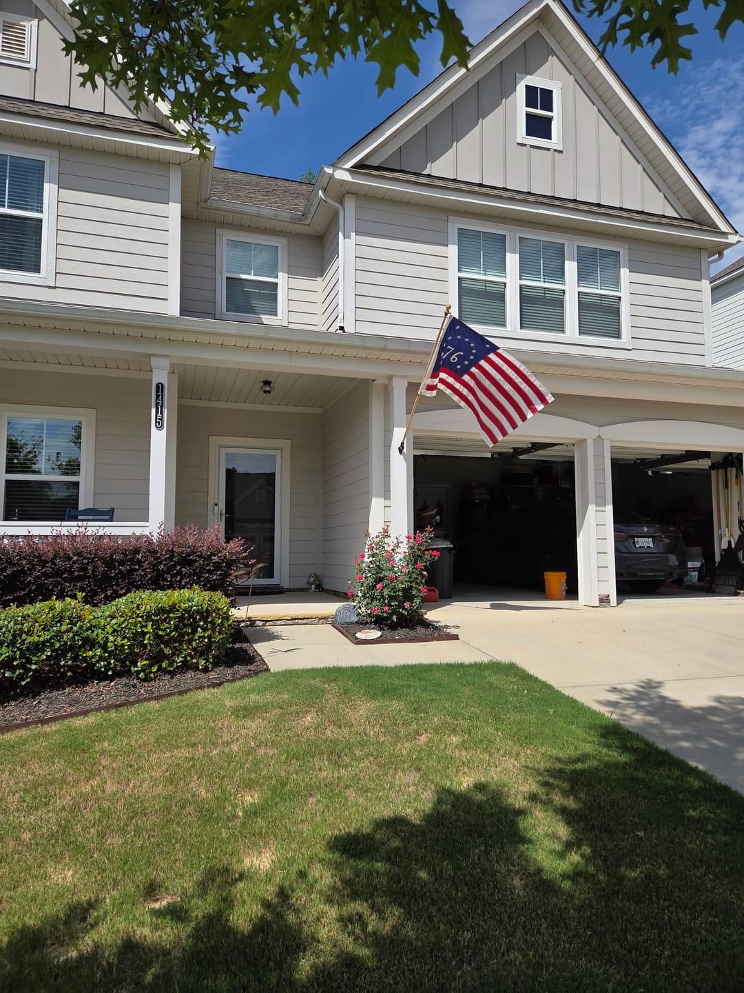 Customer photo review of 3' x 5' Bennington Flag Set
