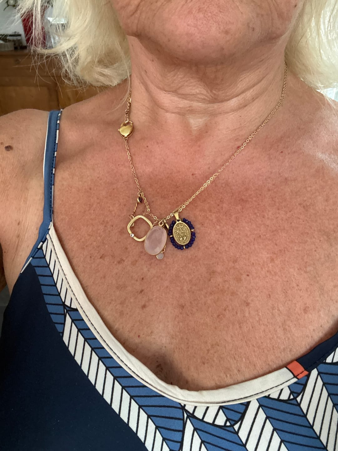 Customer photo review of Douceur sauvage — Collier Quartz rose, Pierre de lune & Améthyste # 11