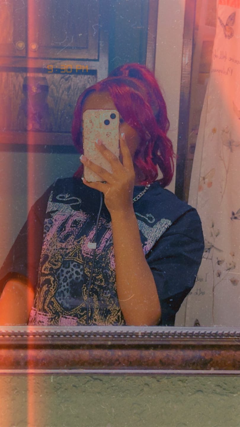 Customer photo review of Angel Crest Graphic T-shirt-423