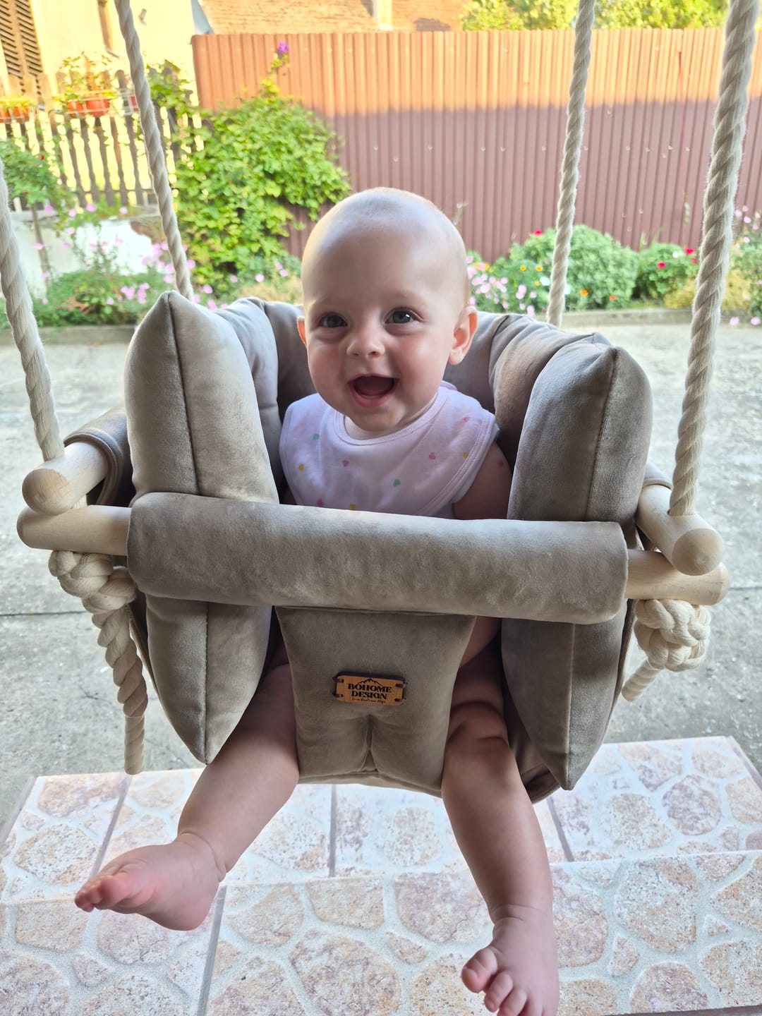 Customer photo review of Luxury Sand Beige - Ručno rađena ljuljaška za bebe