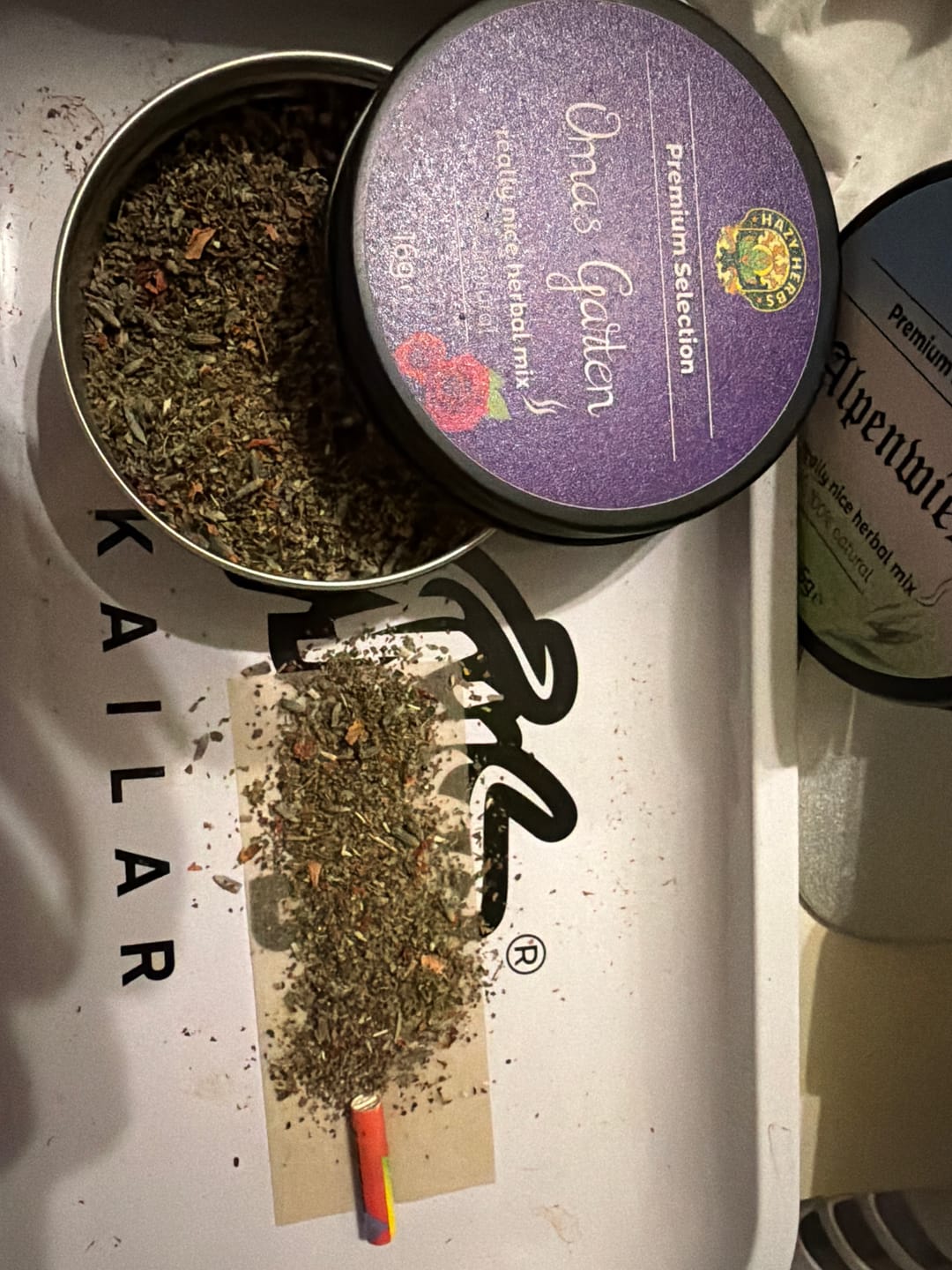 Customer photo review of Alpenwiese 16g Kräutertee-Mischung mit klärendem Salbei und Edelweiß (in der Dose)