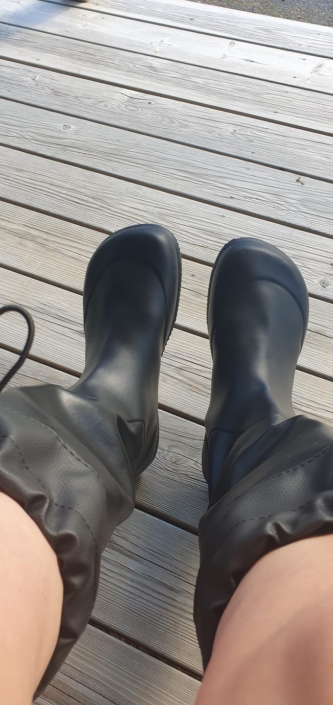 Customer photo review of Vaistoa Katve 2 | Rubber Barefoot Rain Boots