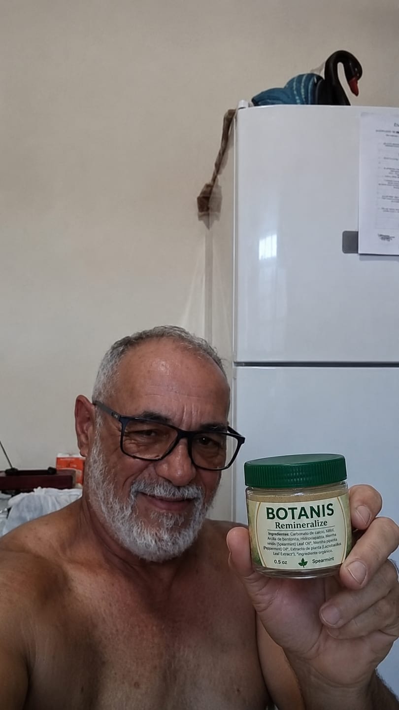 Customer photo review of Botanis | Conservá tus dientes por más tiempo