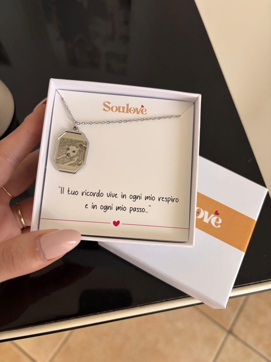 Customer photo review of Collana con Foto custodita nel Cuore e Dedica Personalizzata