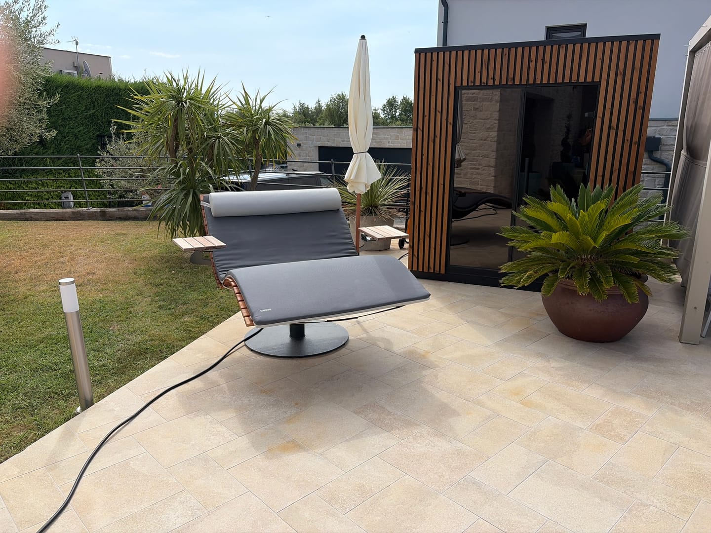 Customer photo review of Schwenkeinrichtung für MEBE Wave Lounge