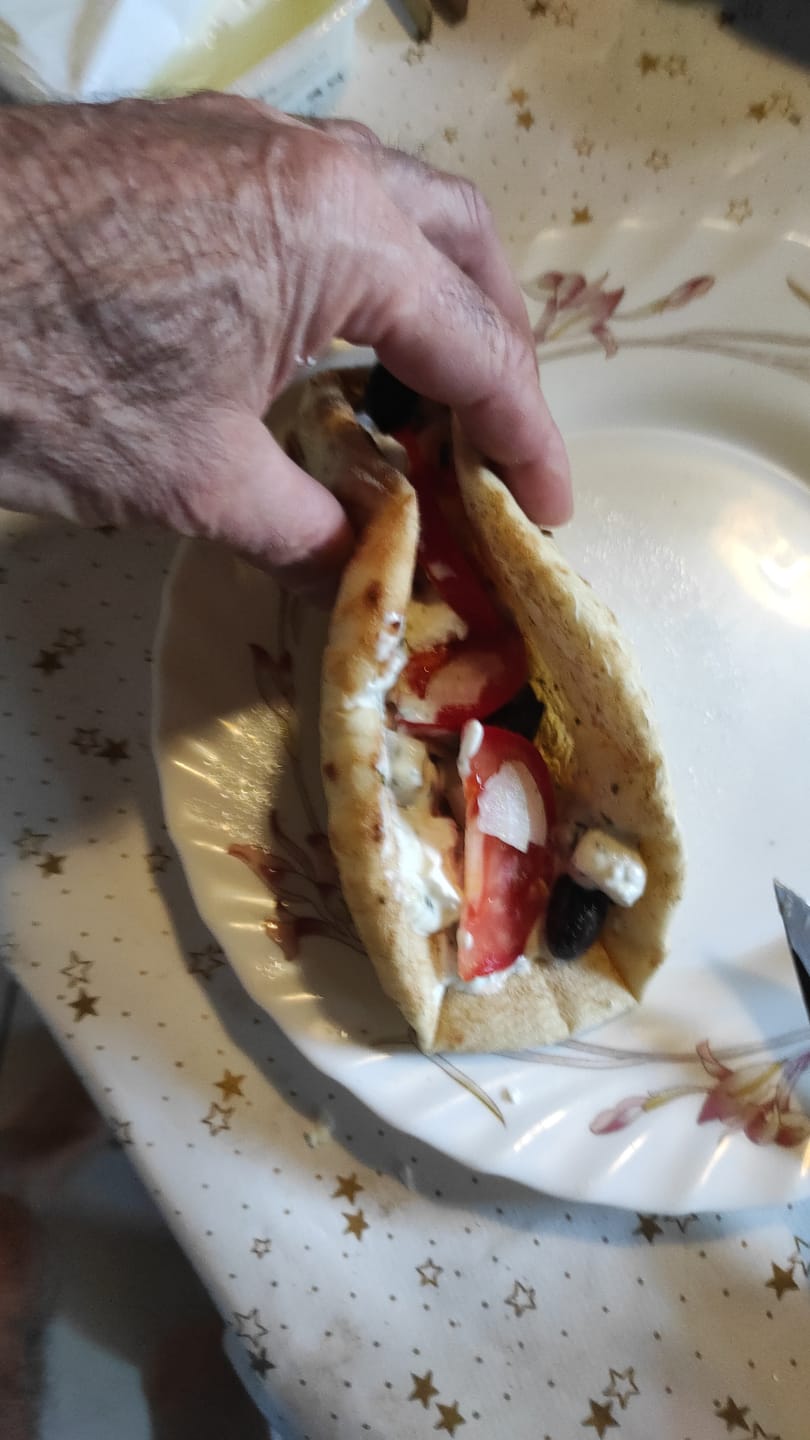 Customer photo review of Traditional Greek Wheat Pita Bread – The Everyday Round for Wraps and Meze (10 Rounds × 18 cm)