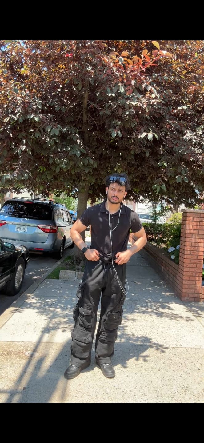 Customer photo review of 2005 - Hella Pocket Sweats