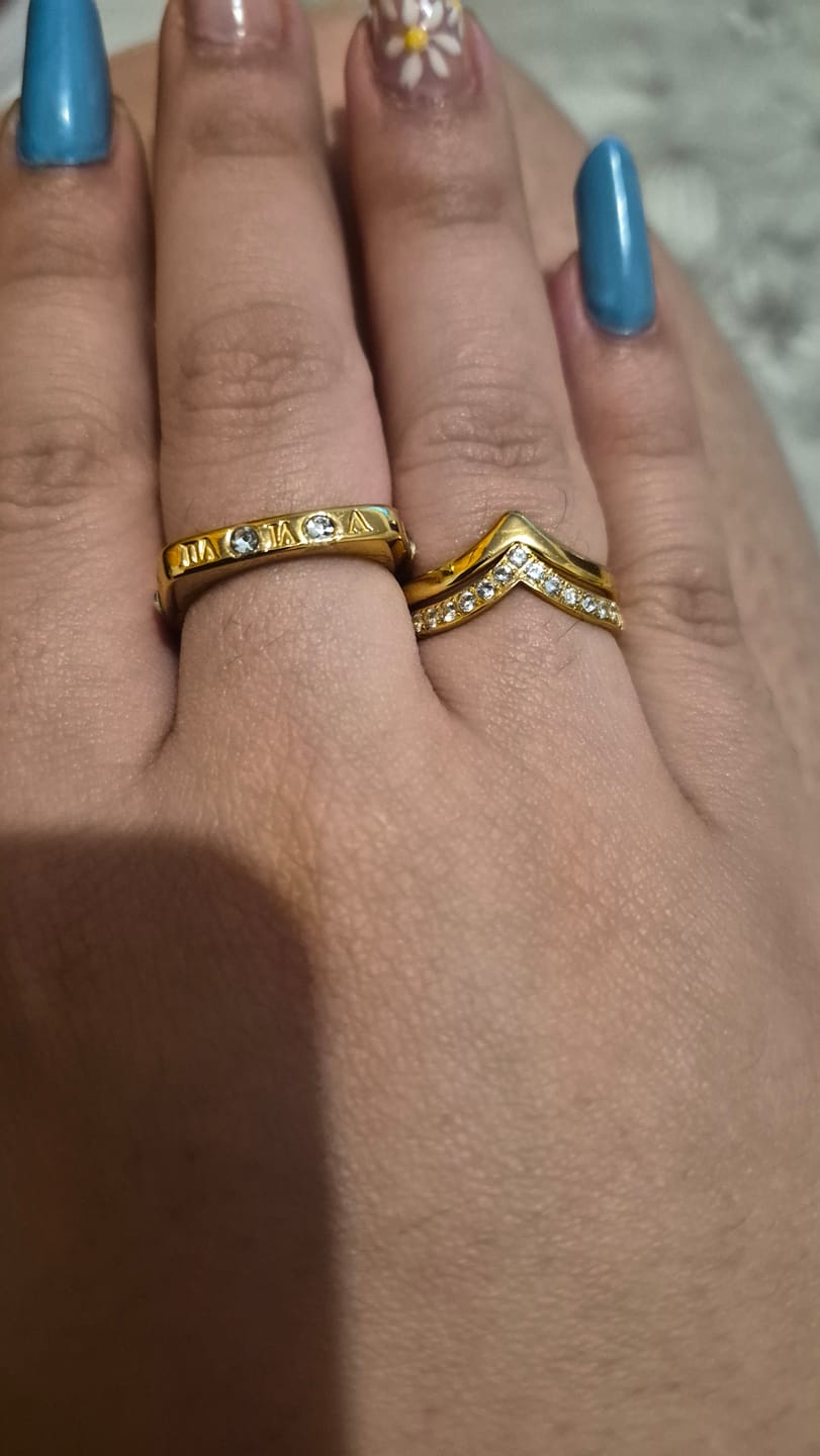 Customer photo review of Anel Diadema com Pedras Brilhantes Banhado em Ouro 18k