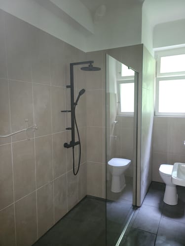 Customer photo review of SONNI Duschwand Glas 90-120 x 200cm Schwarz mit NANO Glas Sicherheitsfolie Duschtrennwand Glas Walk In Glaswand Dusche