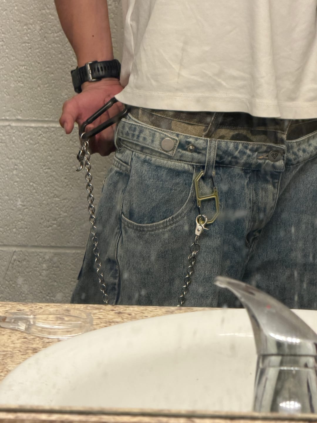 Customer photo review of Aelfric Eden Baggy Barrel Double Waist Jeans