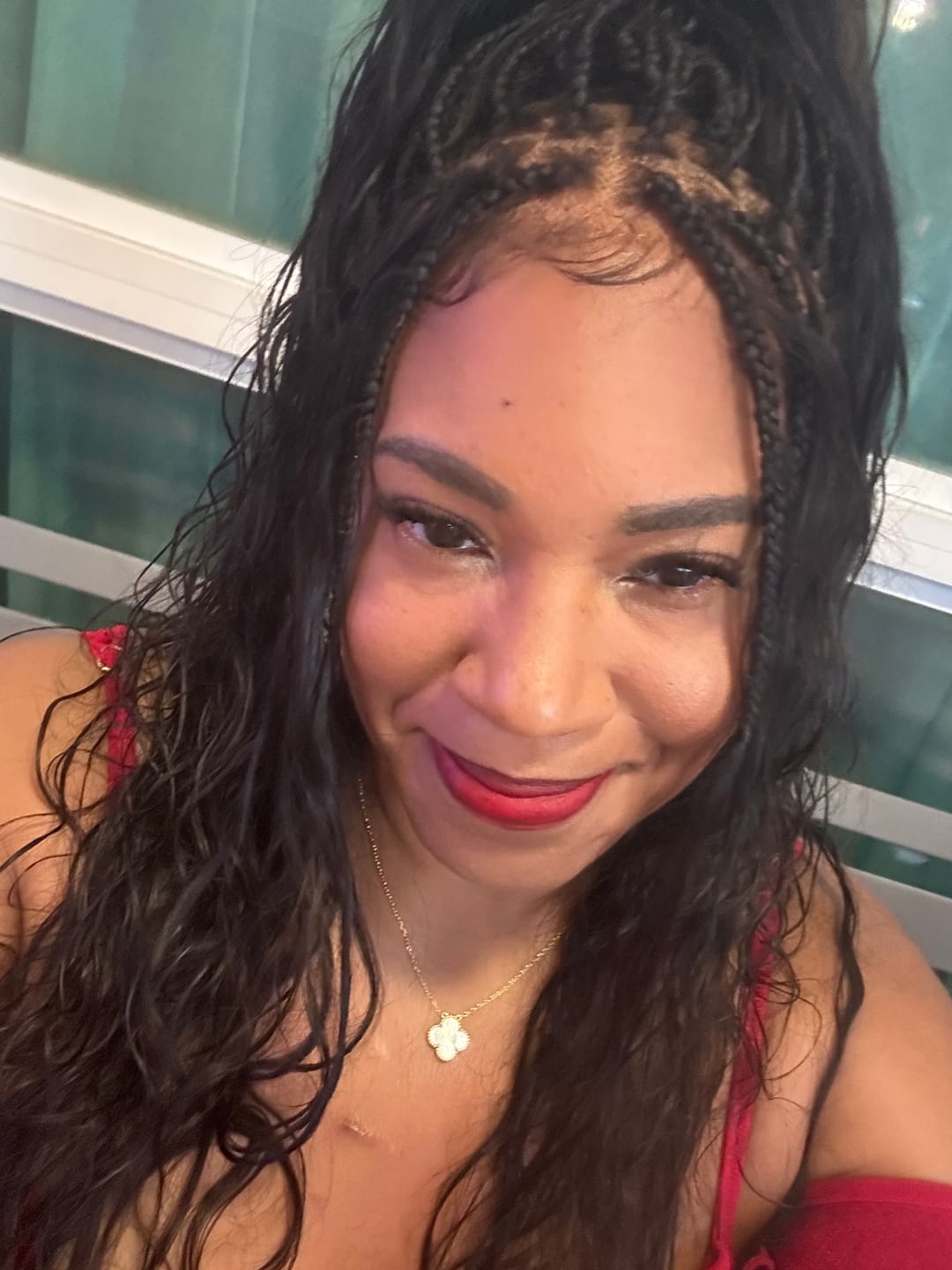 Customer photo review of Michelle - Salon-Style Glueless Miracle Braided Wig Pre-Bleached Swiss HD Full Lace Boho Box Braids Bora Bora Human Hair Body Wave Curls