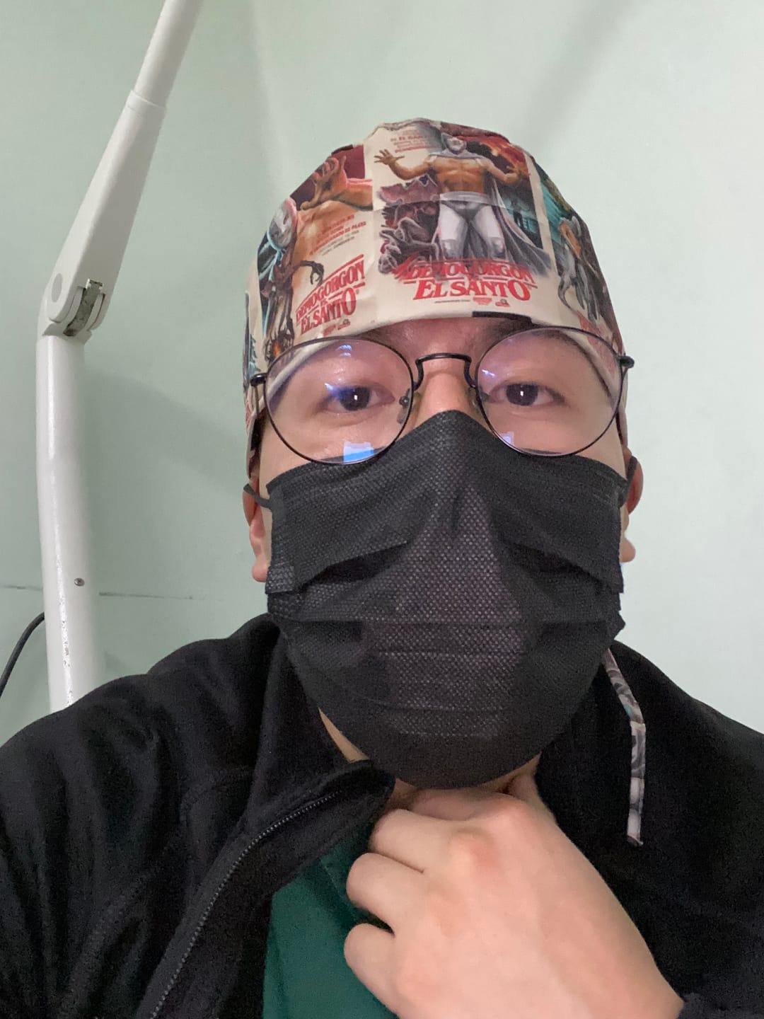 Customer photo review of Gorro quirúrgico stranger paper