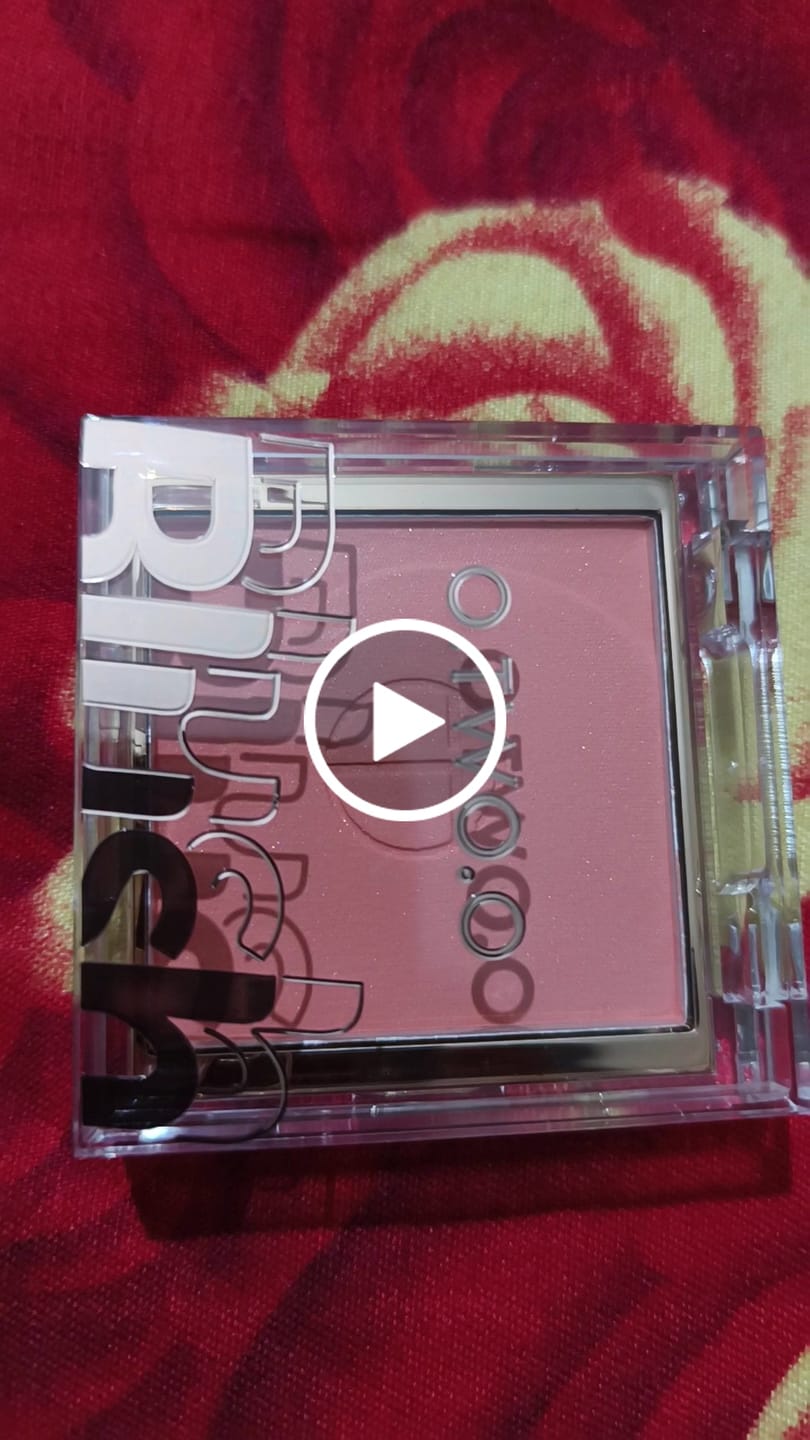 Customer video review of O.TWO.O SILKY GLOW POWDER BLUSH