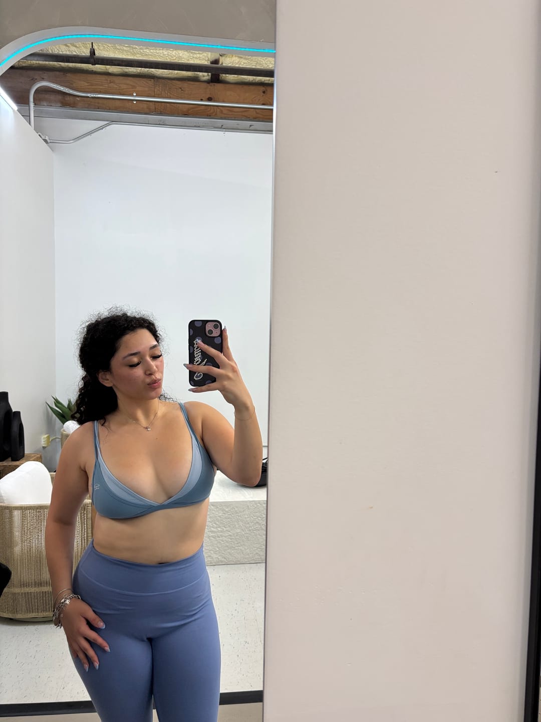 Customer photo review of The Essentials Legging French Blue