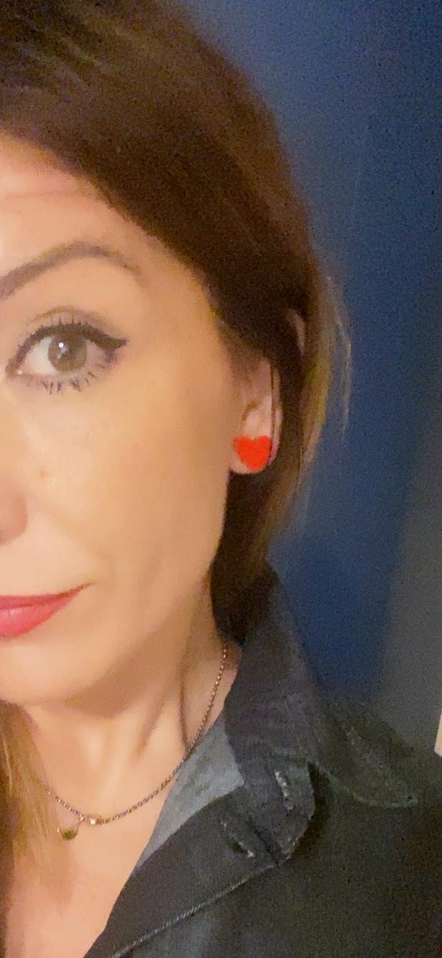 Customer photo review of Cuori XS – Orecchini in Plexiglas Piccoli