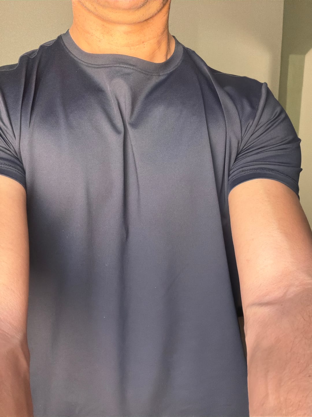 Customer photo review of Camiseta de Treino Tech Aero-Shield (Poliamida com Elastano)