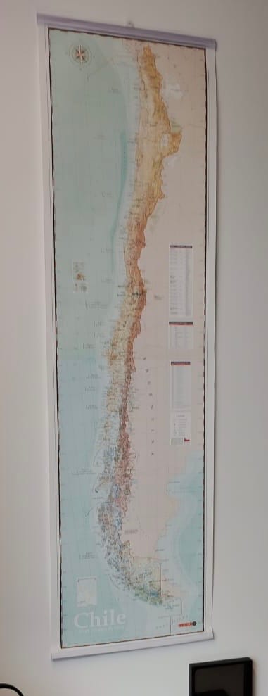 Customer photo review of Mapa Físico de Chile actualizado 2025