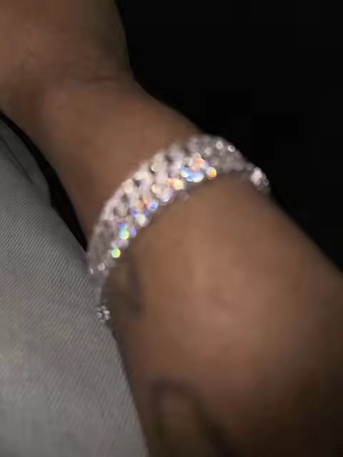 Customer photo review of Sterling Silver VVS D Color Moissanite Cuban Link Bracelet 6MM 8MM 10MM