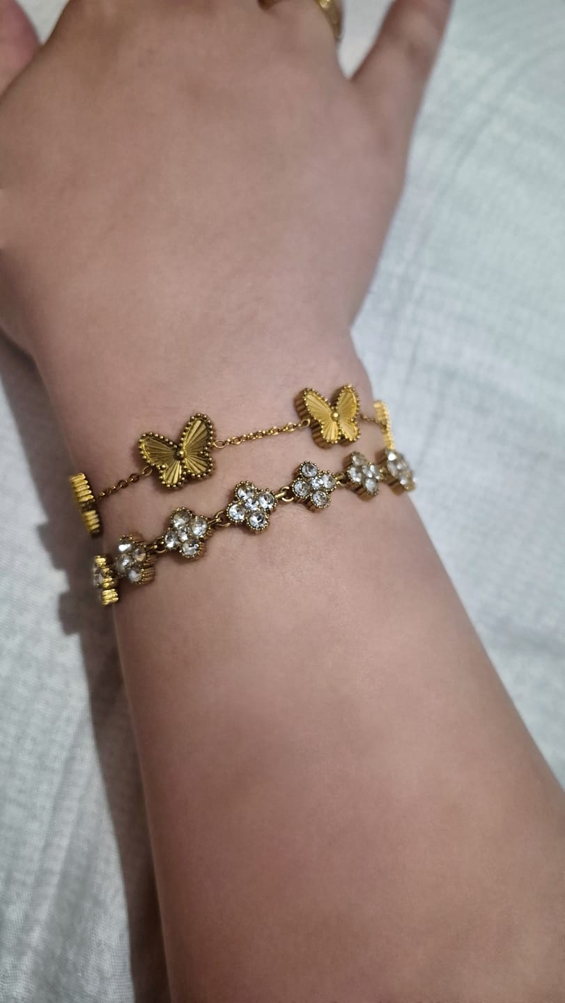 Customer photo review of Pulseira Trevo Beout Classic Banhada em Ouro 18k