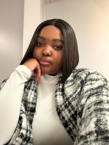 Customer photo review of Budget Vietnamese SDD Bone Straight 6" 5x5 Natural Colour Wig
