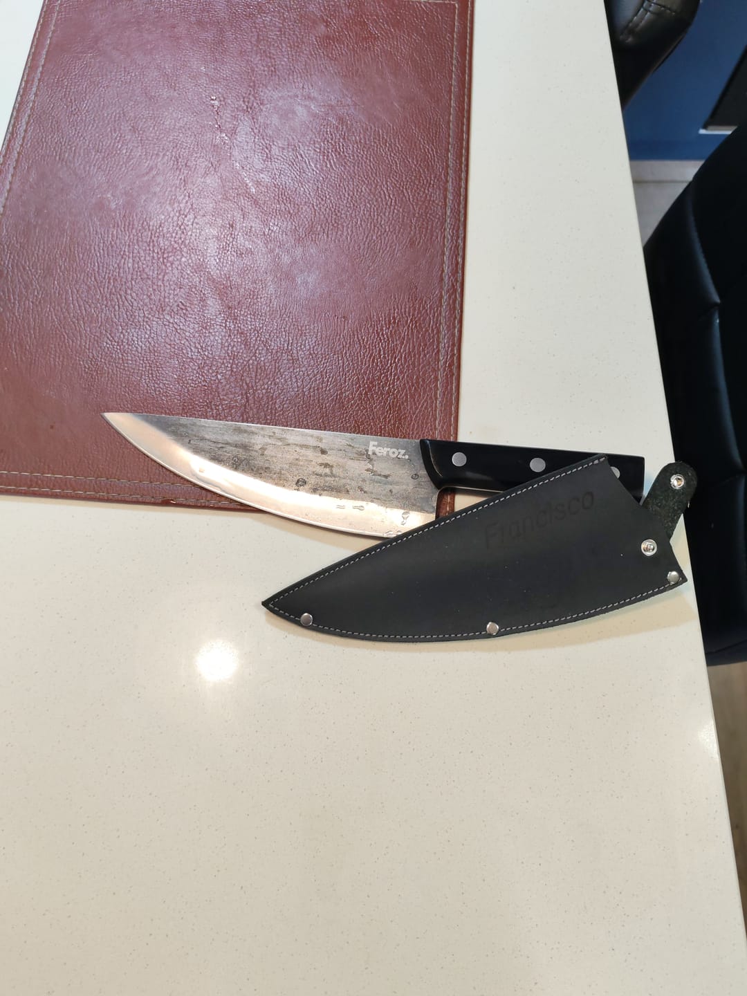 Customer photo review of Cuchillo Parrillero  Forjado a Mano de 8” + Funda Negra de Cuero