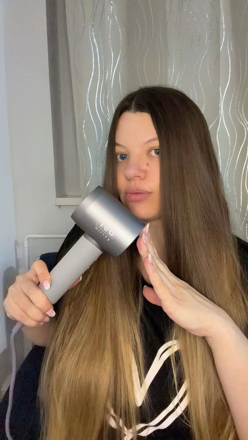Customer photo review of Ted Hilley VelvetDry™ Ionische Fohn met Diffuser of Concentrator - Beste Fohn 2026 (Krullenclub)
