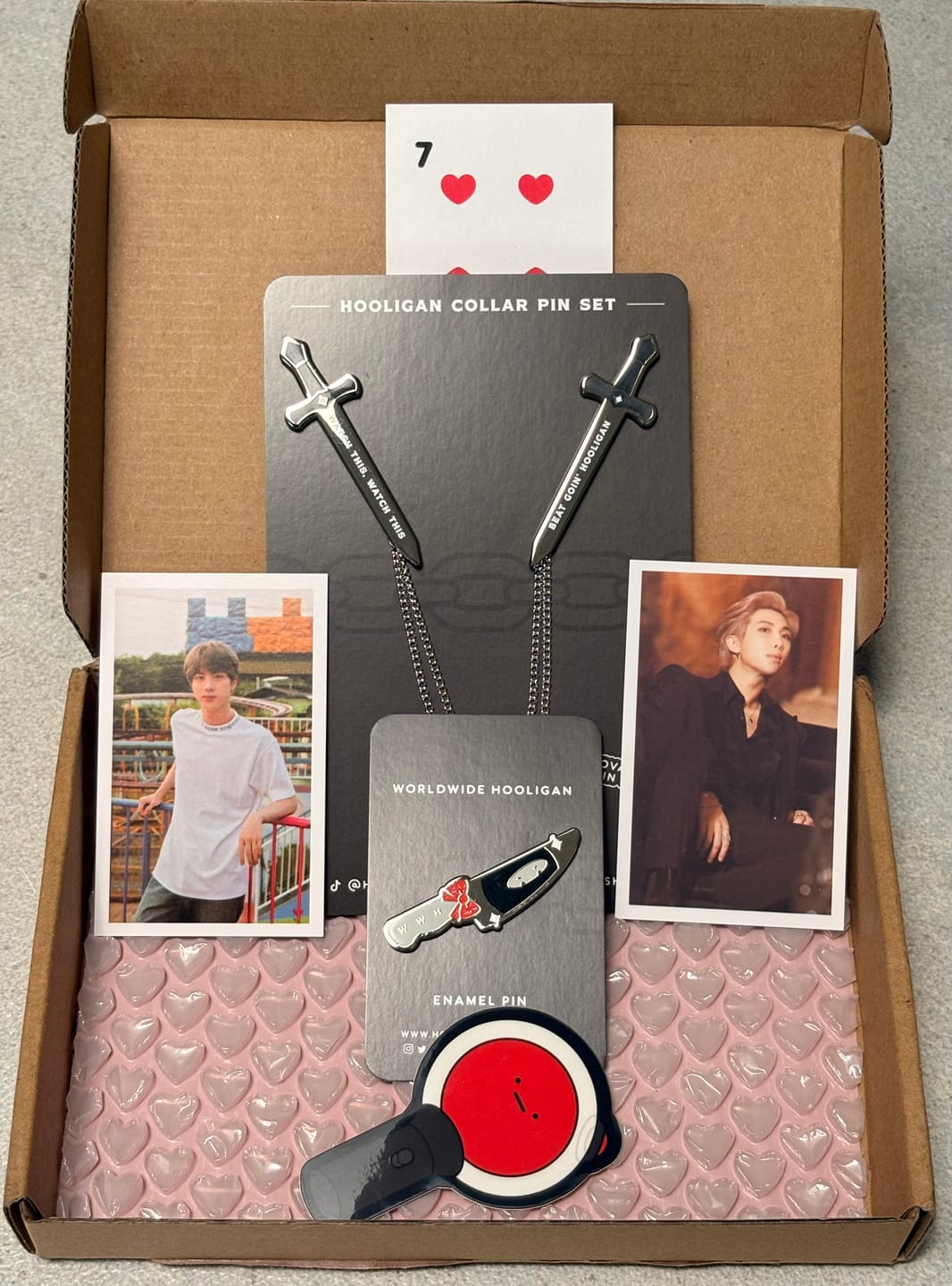 Customer photo review of [PREORDER] Hooligan Sword Pin Set (Removable Chains)
