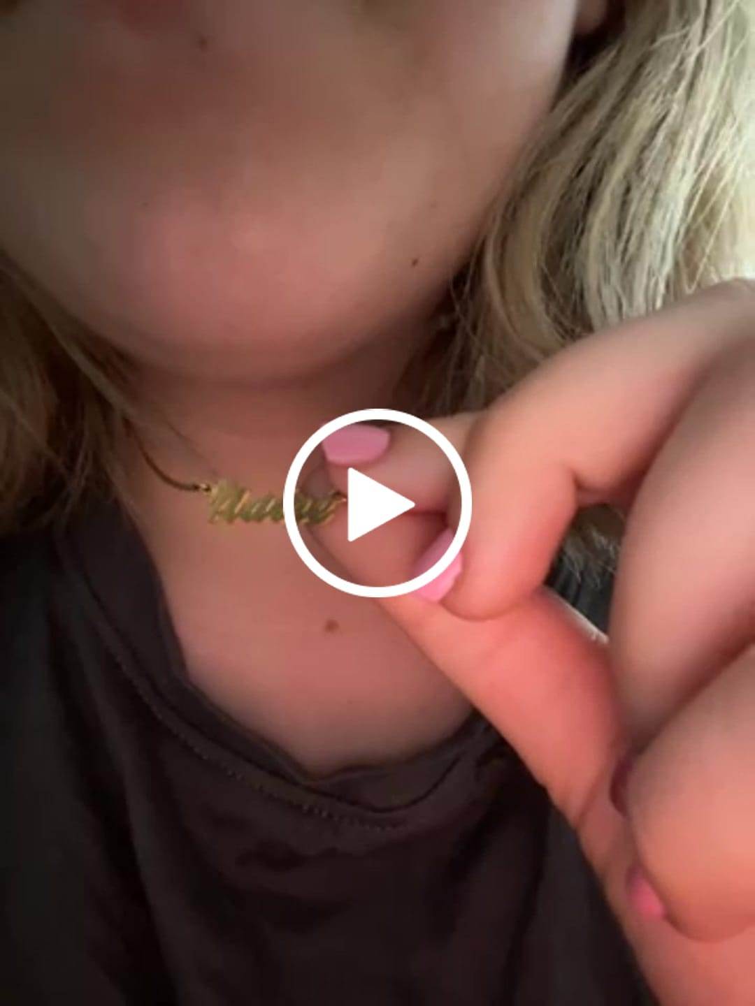 Customer video review of Collar Nombre - Personalizado