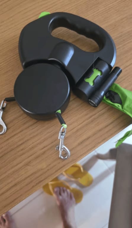 Customer photo review of Tangle-Free Two-in-One Retractable Dog Leash