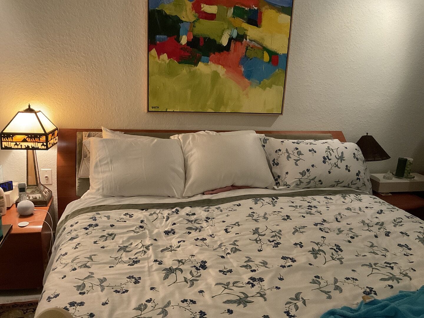Customer photo review of 30 Momme 100% Pure Mulberry Silk Pillowcase with Gift Box - Black Label