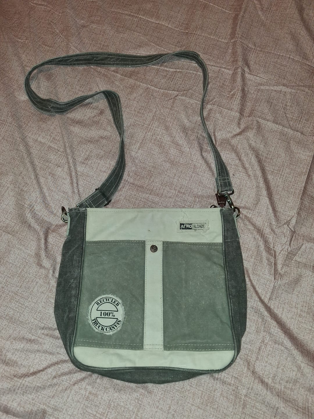 Customer photo review of Inspirit Shoulder Bag
