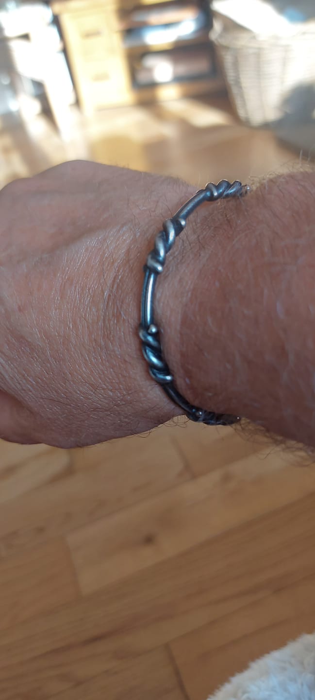 Customer photo review of WIRED.