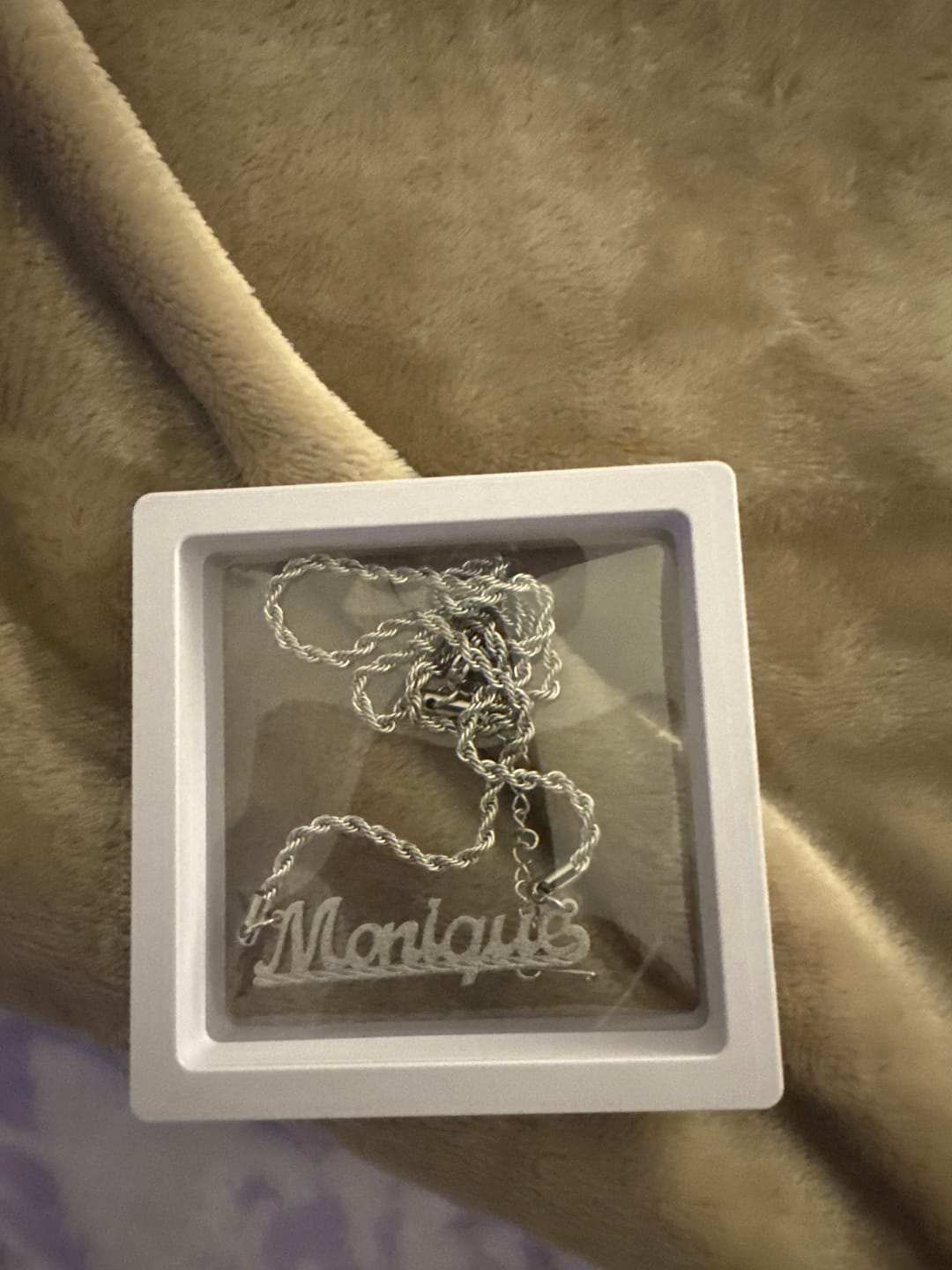 Customer photo review of Diamond Cut Underline Name Necklace