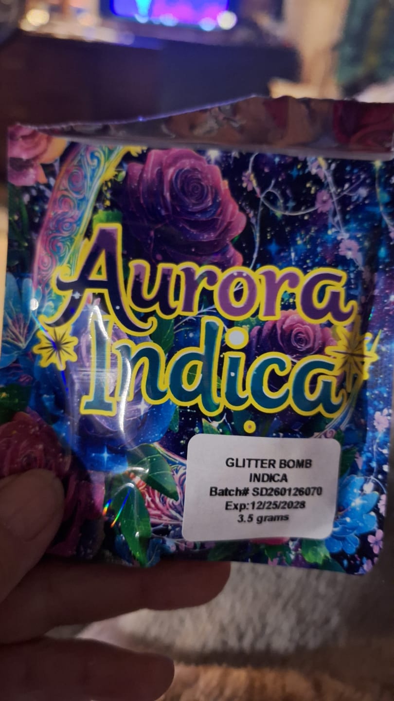 Customer photo review of Glitter Bomb - Indica 1.5g Pre-Roll