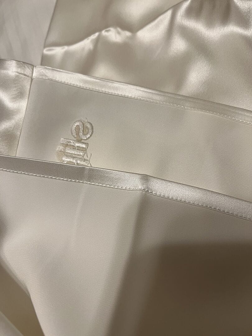 Customer photo review of 30 Momme 100% Pure Mulberry Silk Pillowcase with Gift Box - Black Label