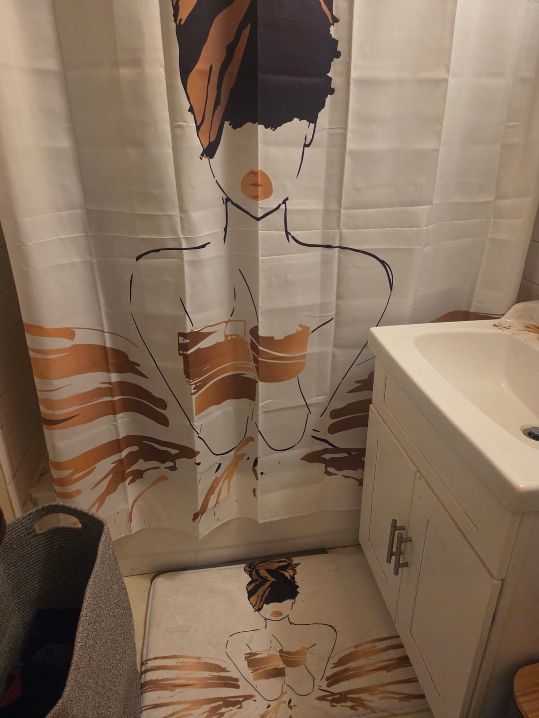 Customer photo review of Oro White Shower Curtain